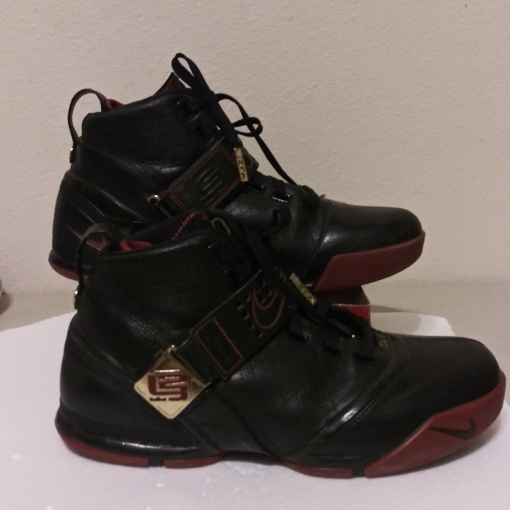 Nike Zoom LeBron 5 Basketball Shoes